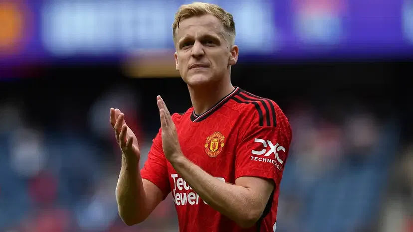 Donny van de Beek applauding Manchester United fans