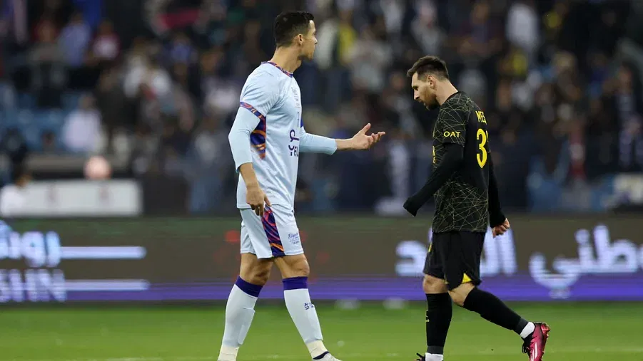 Cristiano Ronaldo and Lionel Messi smoking image is it real or fake?