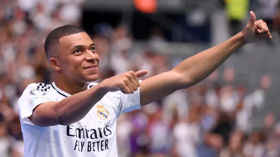 Vinícius Jr Welcomes Mbappe to Real Madrid by Sending a Personal Message