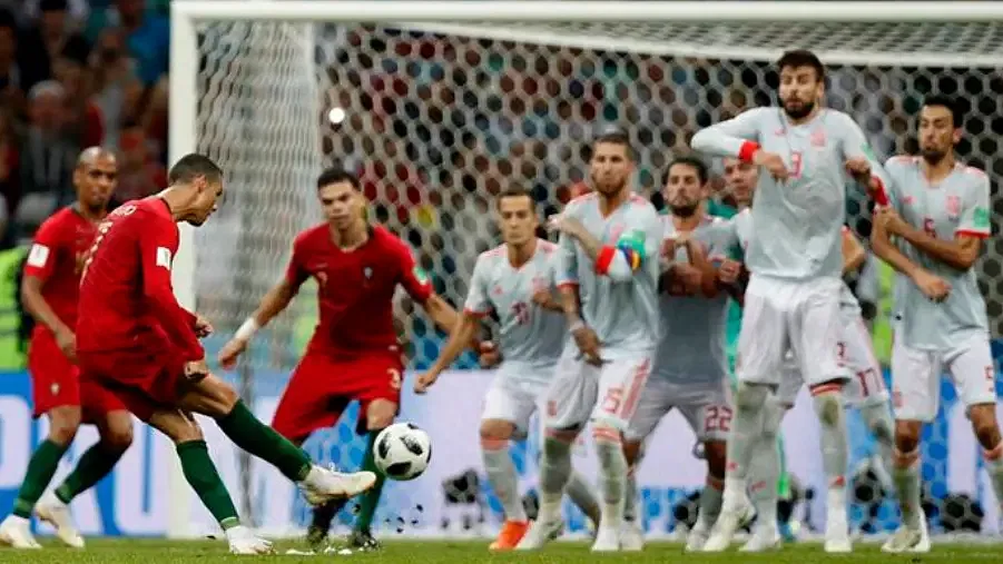 Ronaldo free kick against Spain