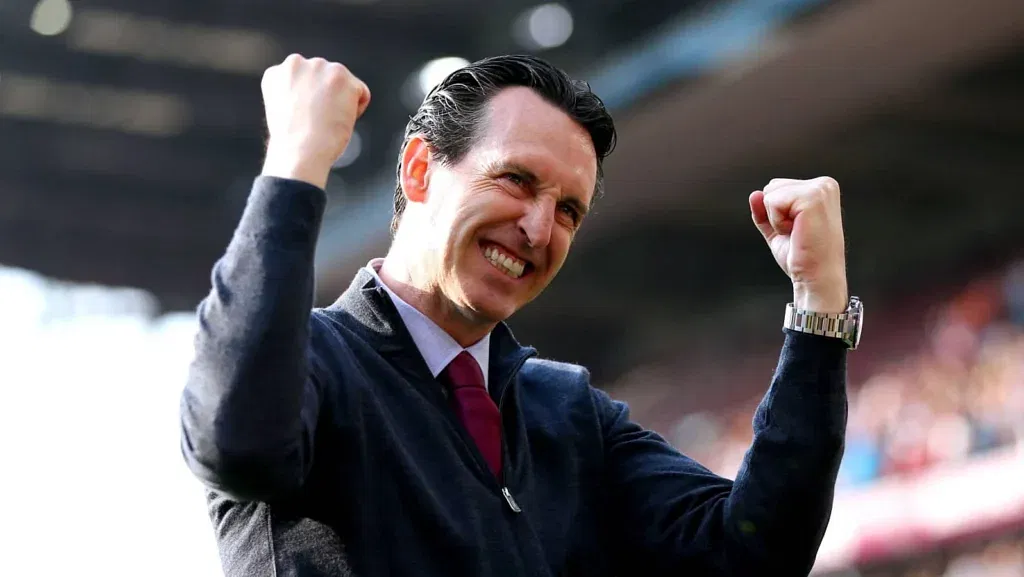 Unai Emery celebrates after winning a match with Aston Villa