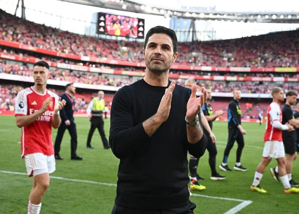 Mikel Arteta celebrating a win with Arsenal