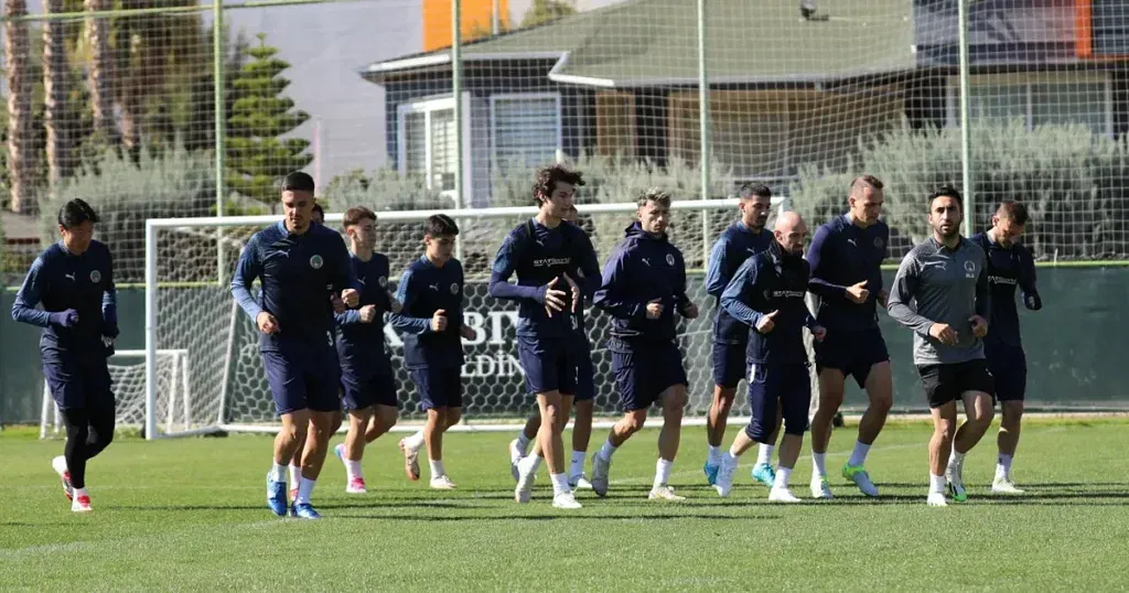 Alanyaspor players at training 