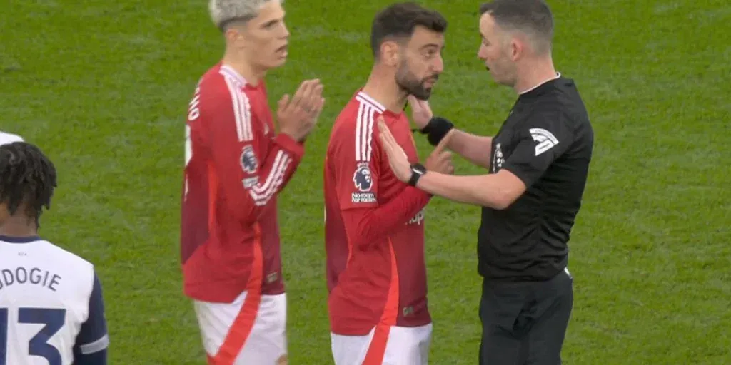 Bruno Fernandes pleading with the official after his tackle